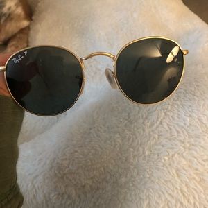 Round gold Ray Bans